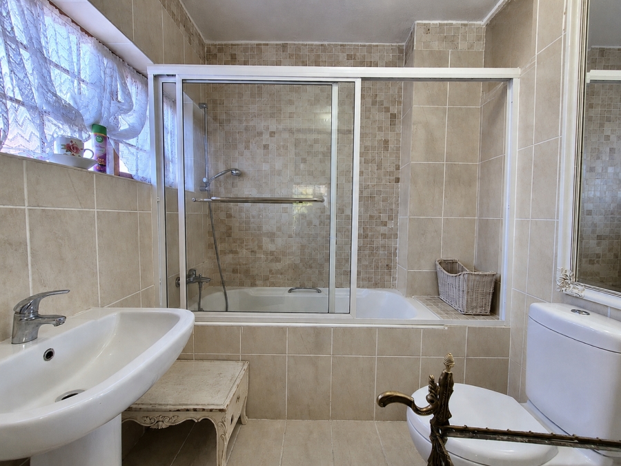 3 Bedroom Property for Sale in Wynberg Upper Western Cape